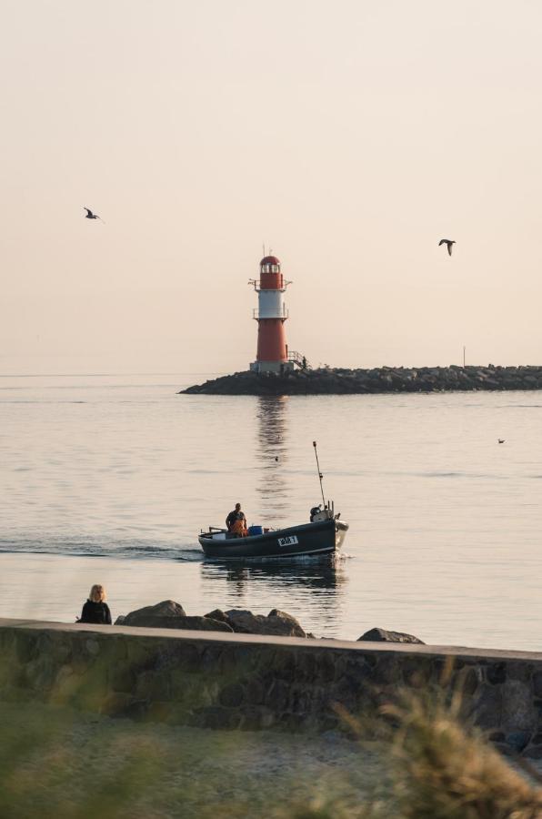 Aja Warnemuende Hotel Rostock Eksteriør billede