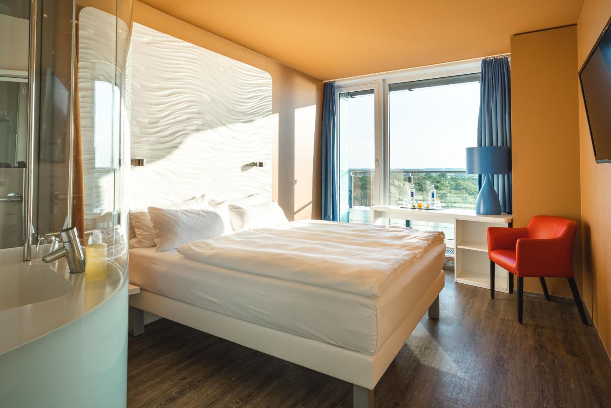 Aja Warnemuende Hotel Rostock Eksteriør billede